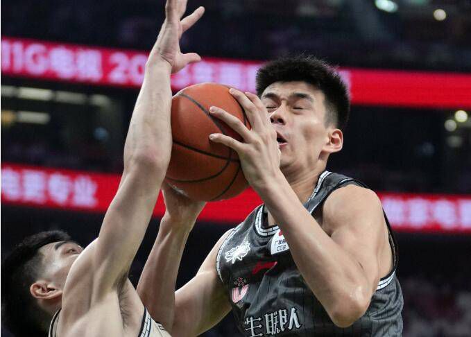 金高银朴真珠秀美腿！