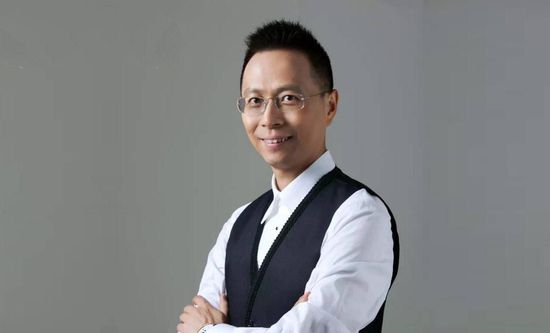 这部在电影节接近尾声时公映的电影后来居上，成为了争夺金狮奖的 《帕尔默》发首款海报 贾斯汀·汀布莱克浪子回头 2020-12-18 12月18日，由贾斯汀·汀布莱克主演，费舍·史蒂芬斯执导的《帕尔默》发布首款海报。