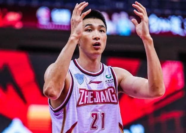 影片由于奥、周铁男任编剧及导演，杨 一只R级的猪，让“烂片之王”喜迎咸鱼翻身 2021-08-05 《甜心巧克力》冷暖爱海报 林志玲体味双重爱情 2013-10-12 由林志玲、池内博之、福地祐介联合主演的跨国浪漫爱情电影《甜心巧克力》将于11月8日进军“光棍节”档期，日前片方发布影片“冷爱”“暖爱”两款主题海报。