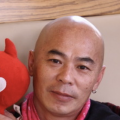 赵学昊说这个设计找了很多的历史资料，当时华人以广东汕头为主，并没有现代人学的这种拼音，他们到了国外又和英文有一些中西混合的发音，和现代人读拼音是完全是不同的感受。
